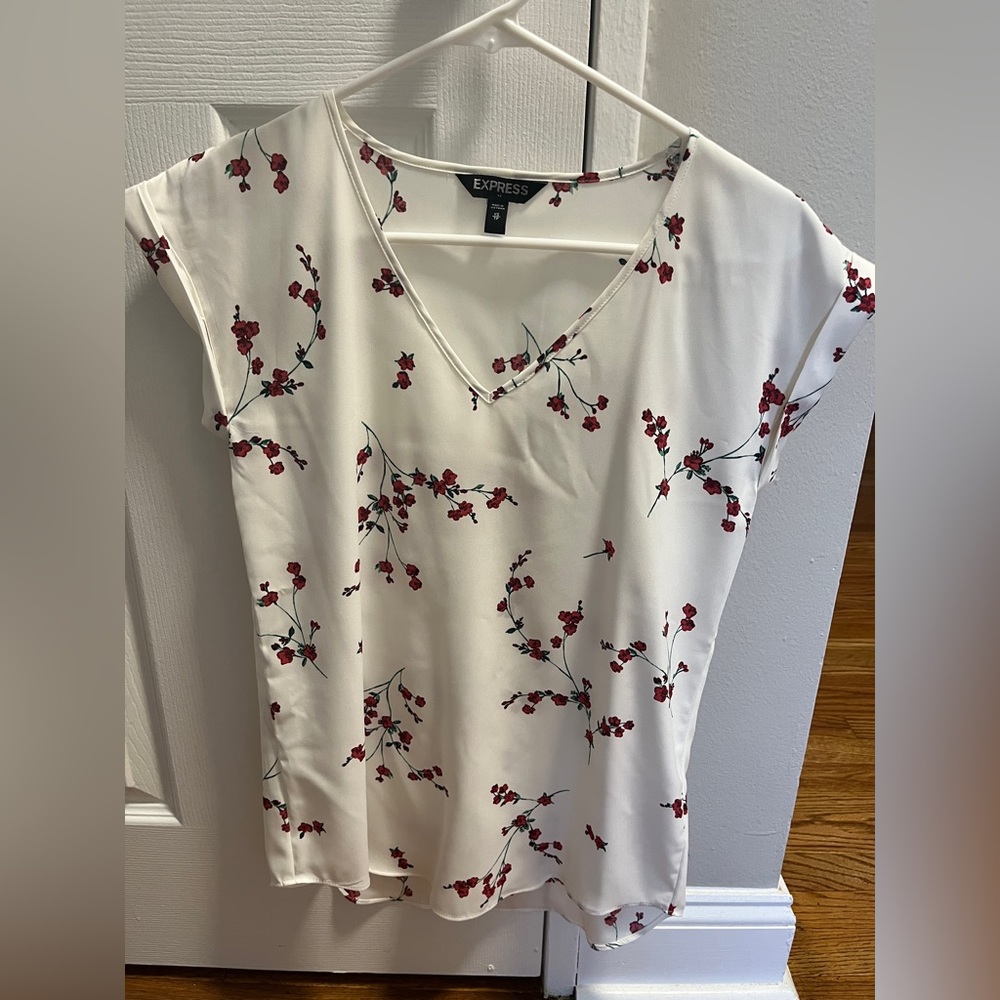 Express, XS, white with red flowers